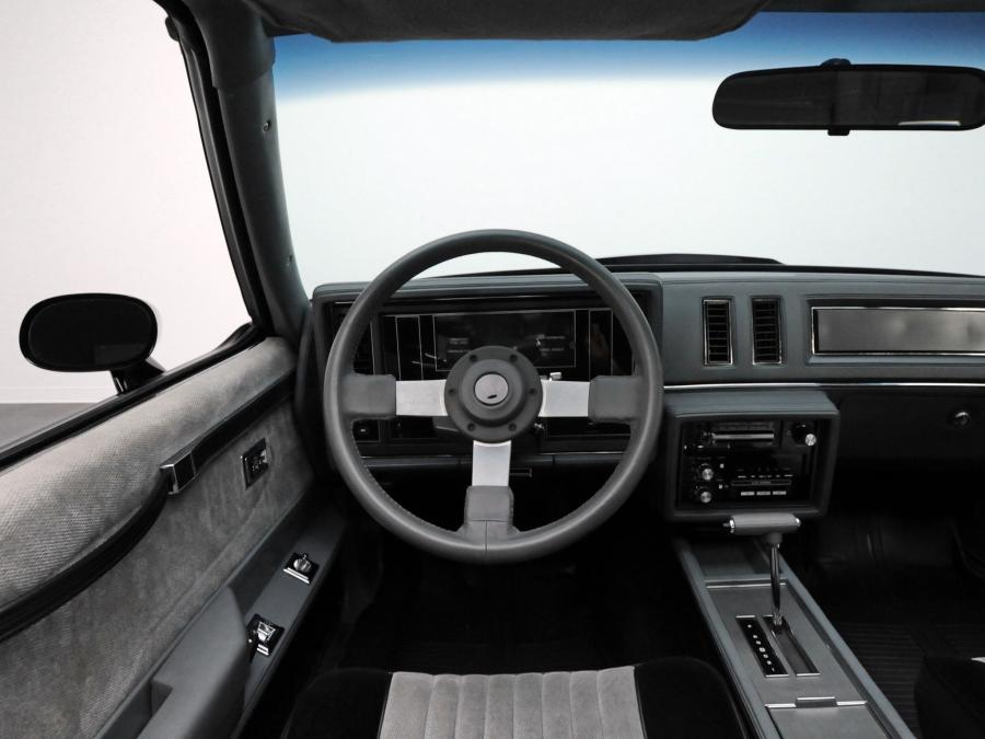  Buick Regal Grand National 1984 года  (фото 11 из 29)